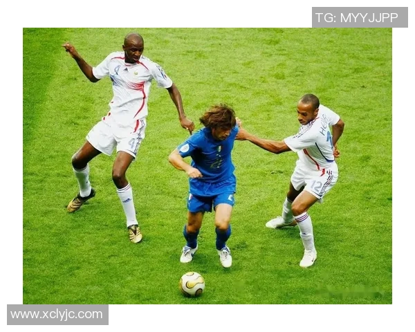 官方认证的足球明星背后的故事与成就揭秘